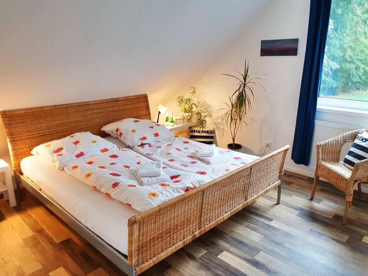 Kuenstler Ferienwohnung 3 Zimmer Kueche Bad Zentrale Lage Wulsbuttel Exterior foto